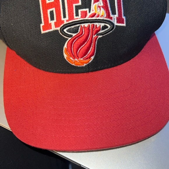 Miami Heat Adjustable Snapback Hat - Picture 3 of 7